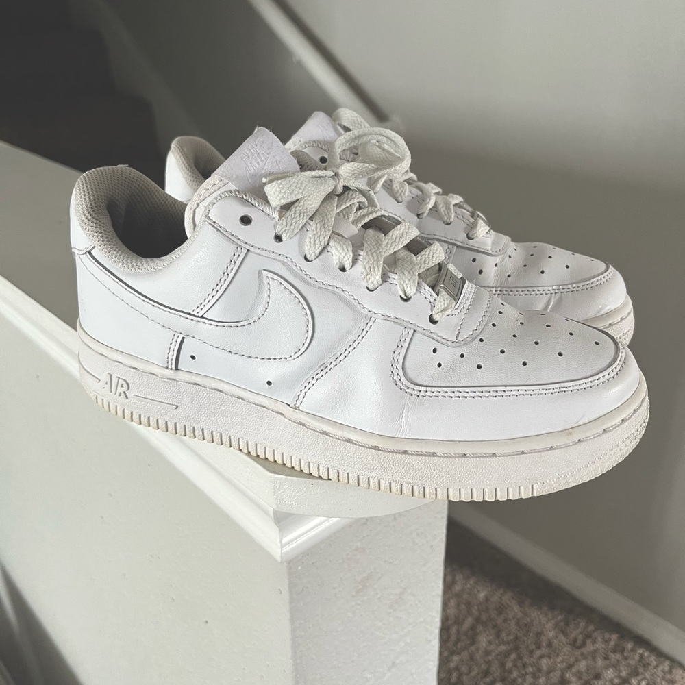 White Nike Air Force Ones AF1